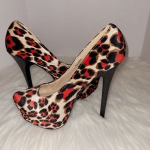 Shoedazzle Leopard Pumps